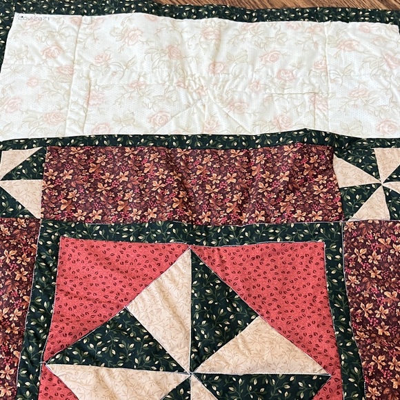 Beautiful handmade quilted table runner. Fall colors. Geometric pattern - Picture 5 of 6